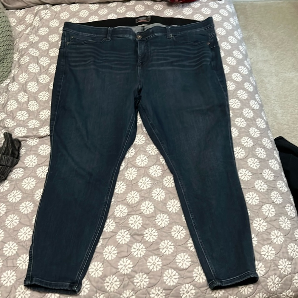 Torrid Jeans bombshell skinny premium stretch 26S